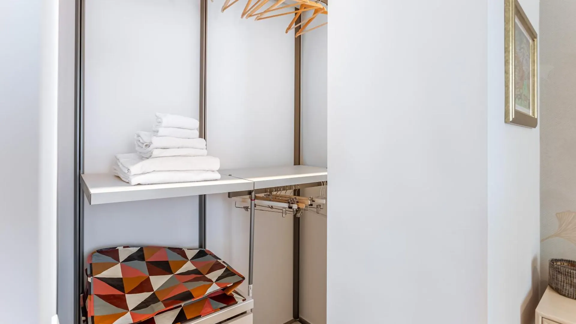 Sissi Home - Pavia City Center - By Host4U Daire